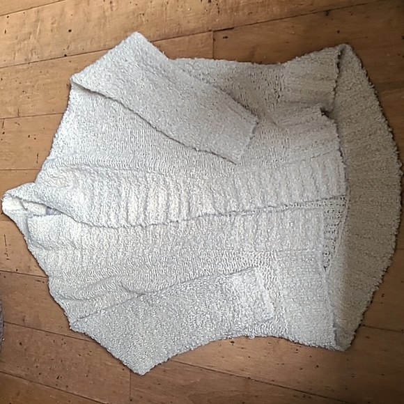 Guess Chunky Knit Cardigan - Picture 4 of 7